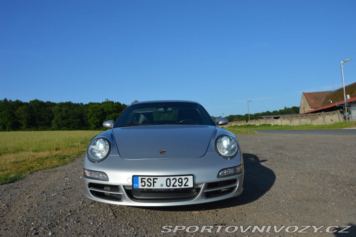 Porsche 911 Carrera 2005