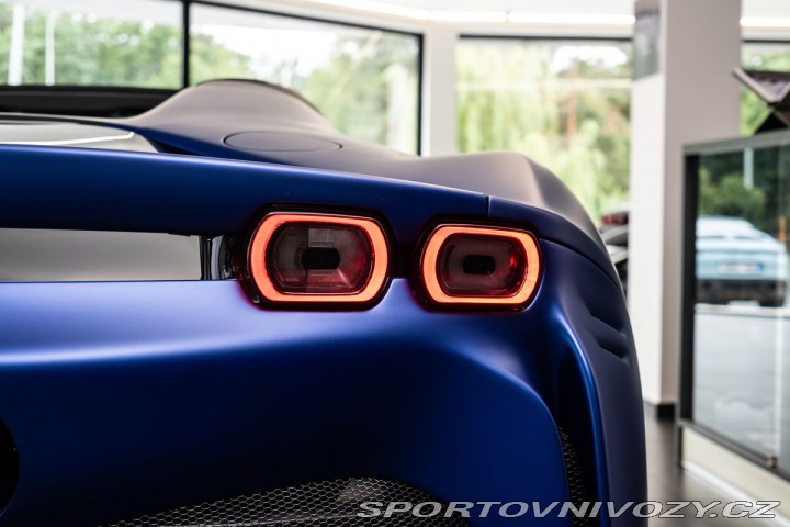 Ferrari SF90 Spider Tailor Made 1800