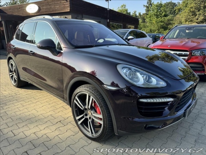 Porsche Cayenne 4.8 Turbo Sport chrono 2011