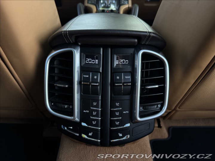 Porsche Cayenne 4.8 Turbo Sport chrono 2011