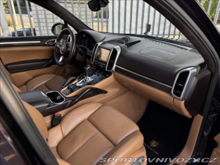 Porsche Cayenne 4.8 Turbo Sport chrono 2011