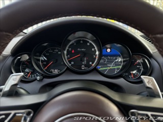 Porsche Cayenne 4.8 Turbo Sport chrono 2011