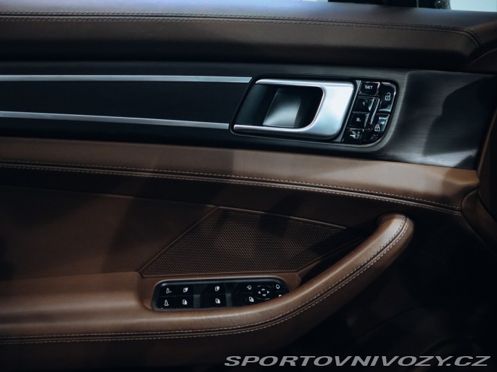 Porsche Panamera GTS Sport Turismo 338 kW 2019