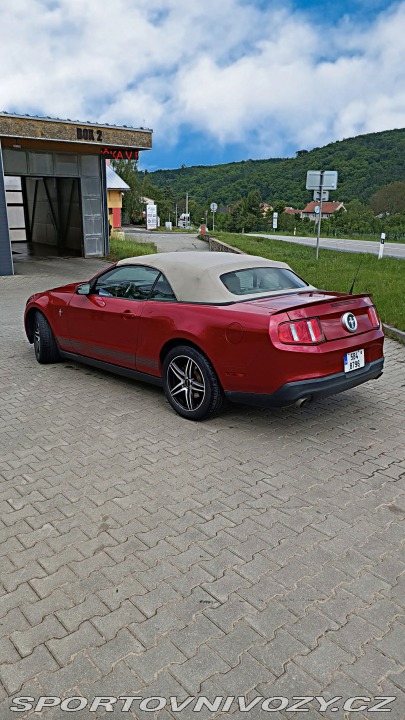 Ford Mustang  2011