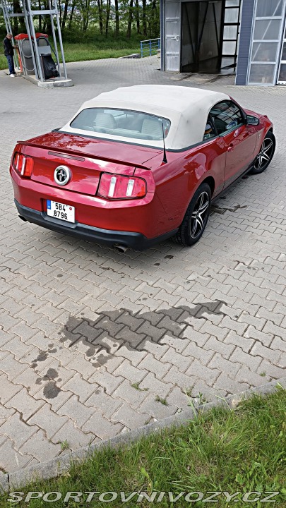 Ford Mustang  2011