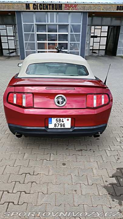 Ford Mustang  2011