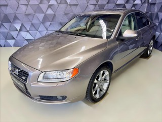 Volvo S80 4,4 V8 232 KW AWD SUMMUM,