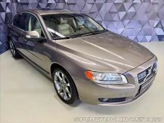 Volvo S80 4,4 V8 232 KW AWD SUMMUM, 2007