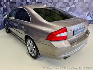 Volvo S80 4,4 V8 232 KW AWD SUMMUM, 2007