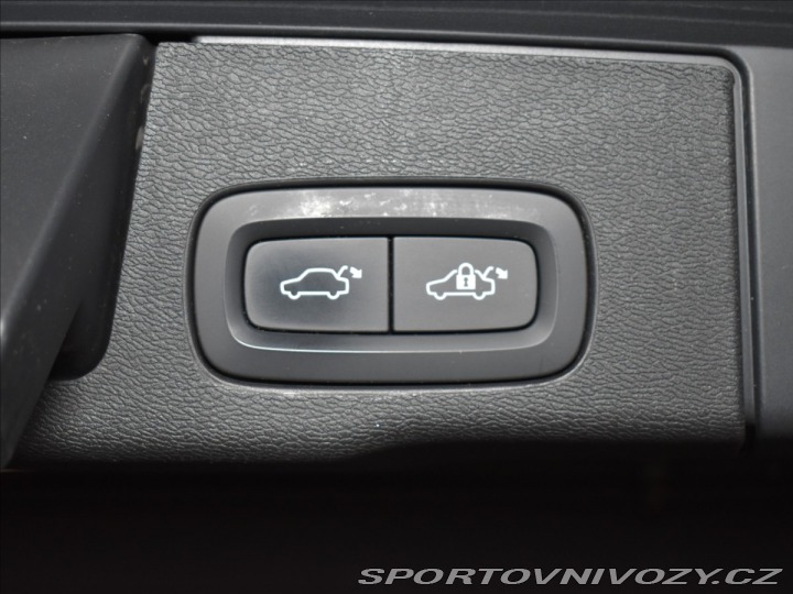 Volvo Ostatní modely XC60 2,0 B6 AWD head up,BLIS,B 2021
