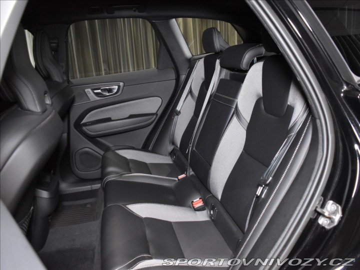 Volvo Ostatní modely XC60 2,0 B6 AWD head up,BLIS,B 2021