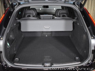 Volvo Ostatní modely XC60 2,0 B6 AWD head up,BLIS,B 2021
