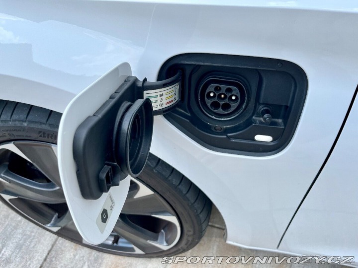 Cupra Leon 1,4   e-hybrid 180 kw 1800