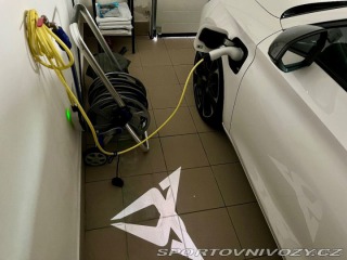 Cupra Leon 1,4   e-hybrid 180 kw 1800