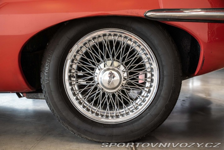Jaguar E-Type  1800