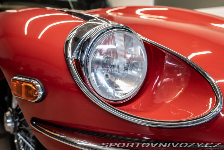 Jaguar E-Type  1800
