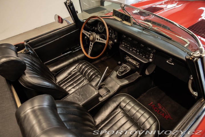 Jaguar E-Type  1800