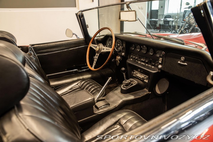 Jaguar E-Type  1800
