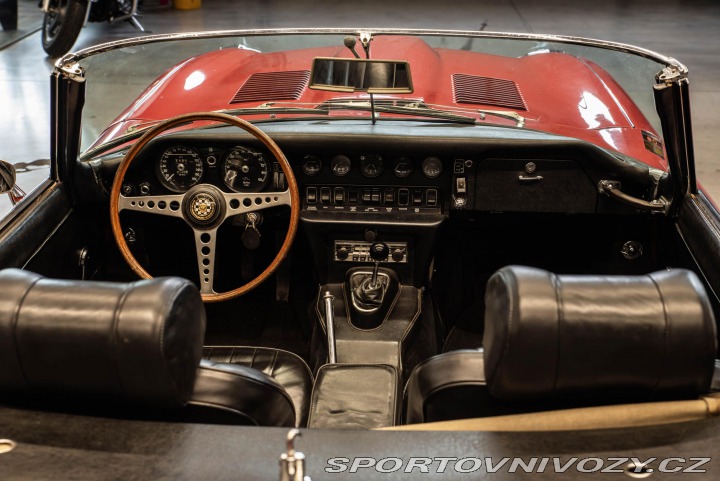 Jaguar E-Type  1800
