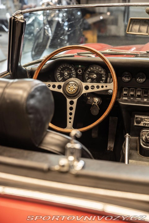 Jaguar E-Type  1800