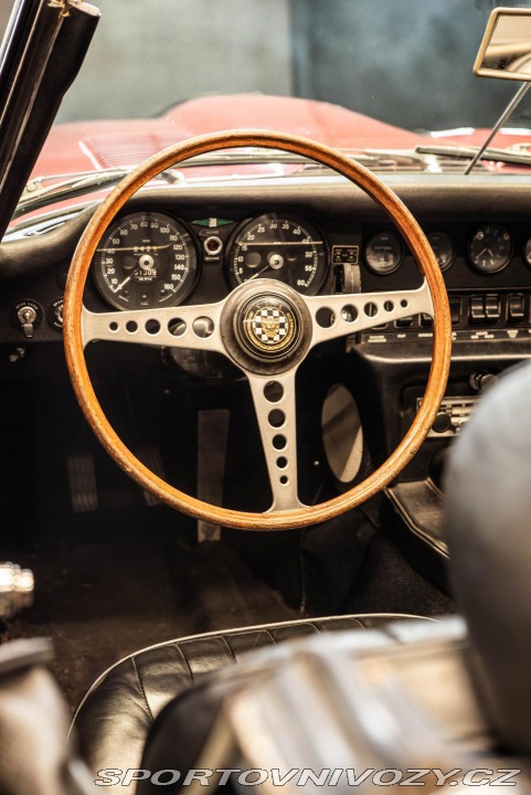 Jaguar E-Type  1800