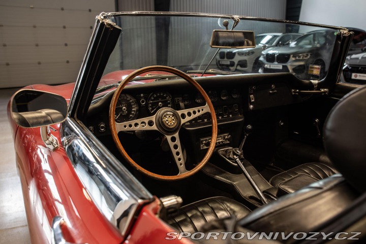 Jaguar E-Type  1800