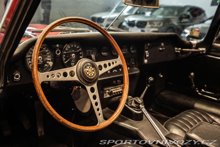 Jaguar E-Type  1800