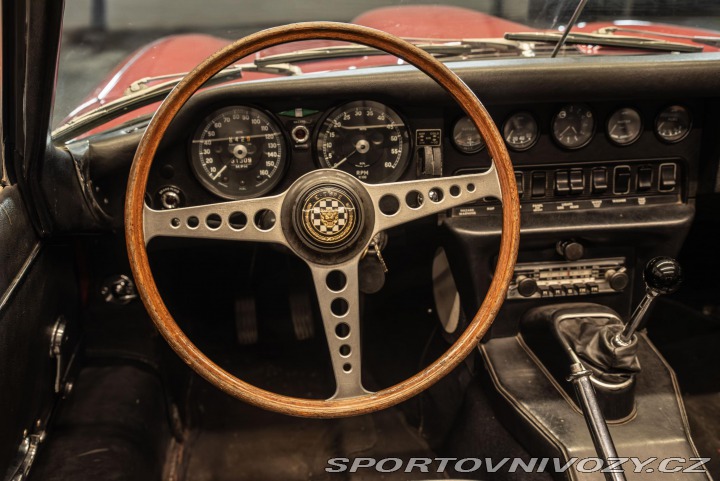Jaguar E-Type  1800