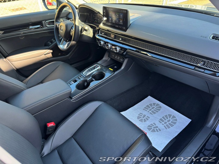 Honda Civic 2.0e:HEV Advance Black SK 2025
