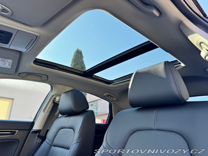 Honda Civic 2.0e:HEV Advance Black SK 2025