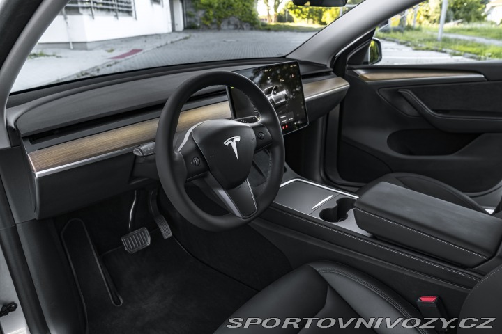 Tesla Model Y Long Range Dual Motor 2023