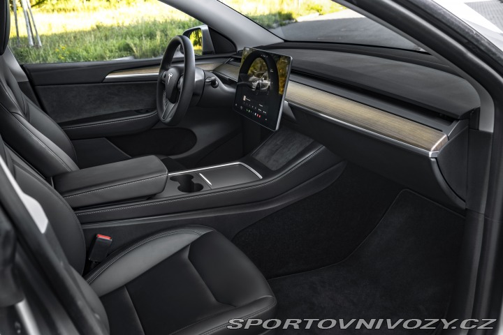 Tesla Model Y Long Range Dual Motor 2023
