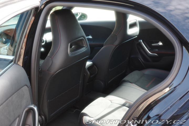 Mercedes-Benz A A180 / AMG LINE / TOP 2020