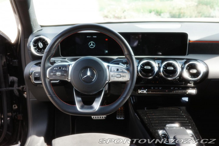 Mercedes-Benz A A180 / AMG LINE / TOP 2020