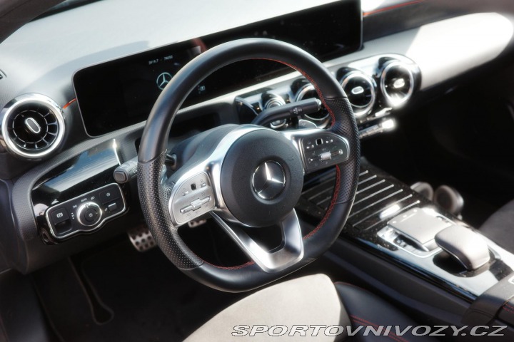 Mercedes-Benz A A180 / AMG LINE / TOP 2020