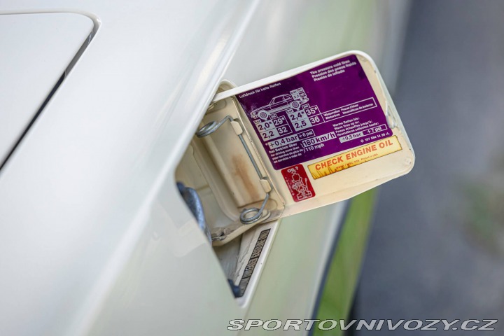 Mercedes-Benz SL 560 SL R107 1986