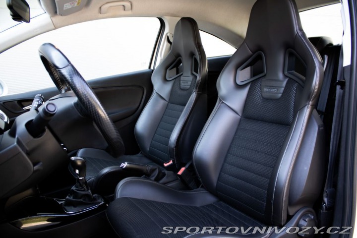 Opel Corsa OPC ve výjimečně zachovalém s 2015