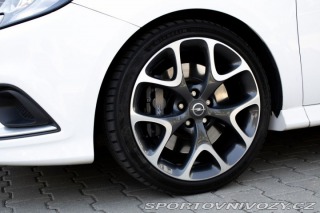 Opel Corsa OPC ve výjimečně zachovalém s 2015