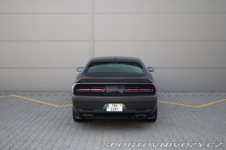 Dodge Challenger Americká klasika 1800