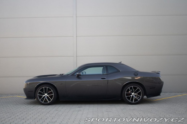 Dodge Challenger Americká klasika 1800