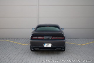 Dodge Challenger Americká klasika 1800