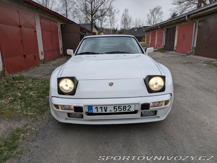 Porsche 944  1982