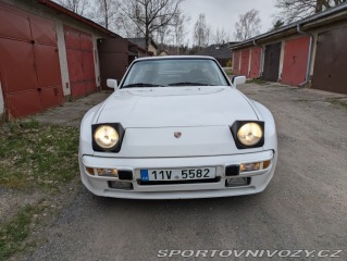 Porsche 944  1982