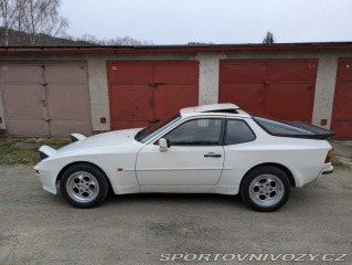 Porsche 944  1982