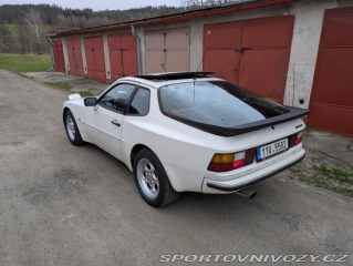 Porsche 944  1982