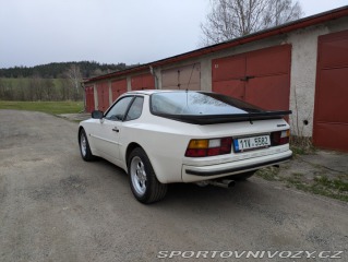 Porsche 944  1982