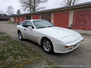 Porsche 944  1982