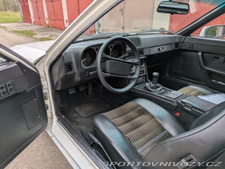 Porsche 944  1982