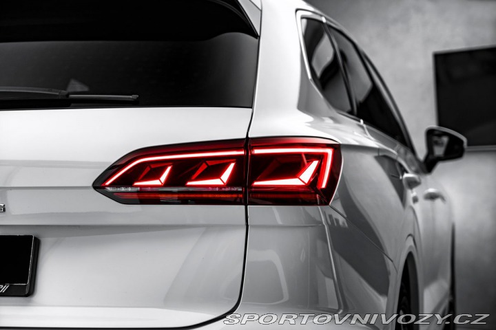 Volkswagen Ostatní modely Touareg 210kW R-line 4M Vzduch IQ 2019