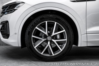 Volkswagen Ostatní modely Touareg 210kW R-line 4M Vzduch IQ 2019